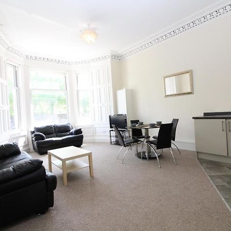 Central Two Bedroom Victorian Apartment With Free Parking เอดินบะระ ภายนอก รูปภาพ